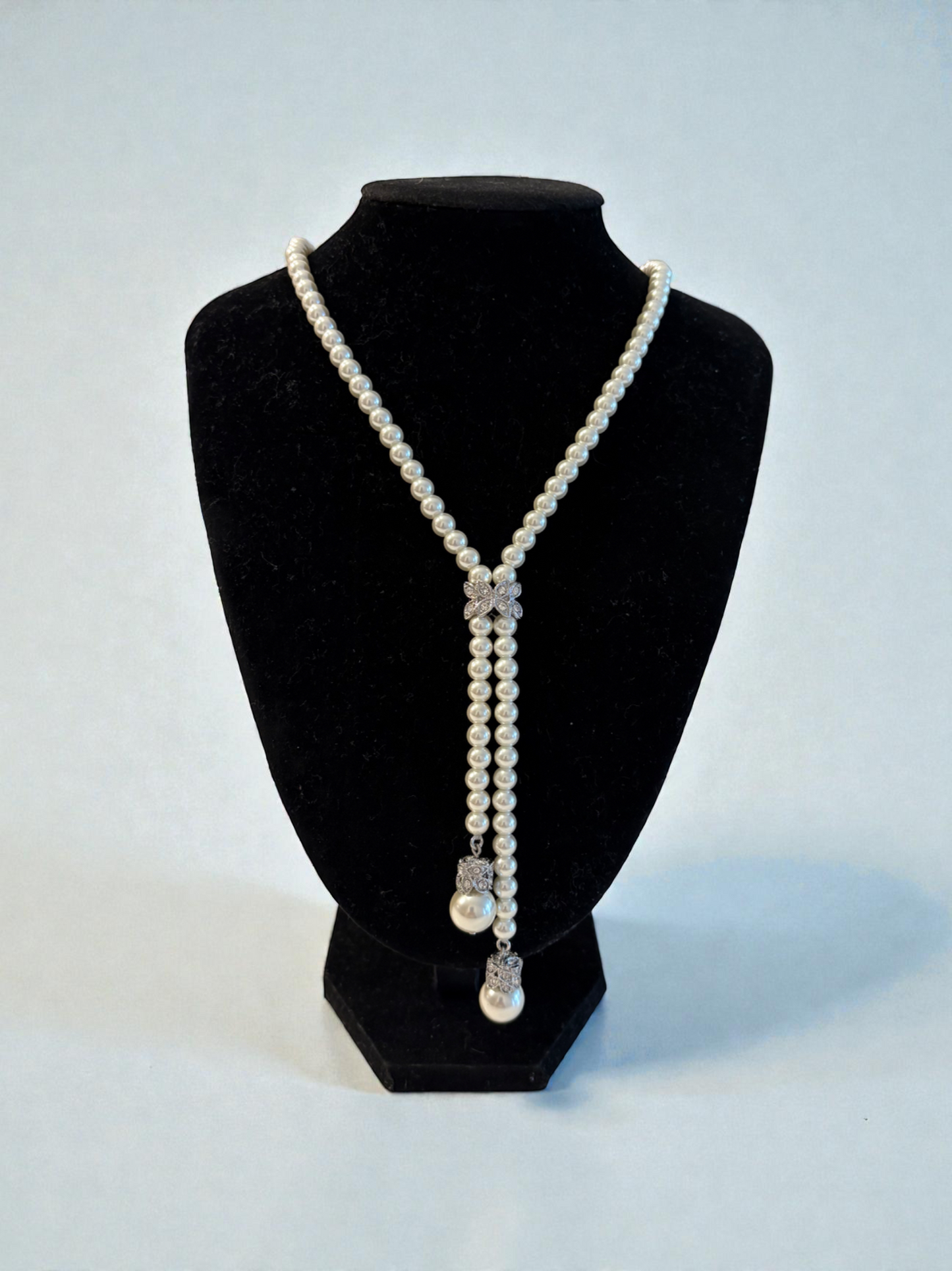 Double pearl necklace