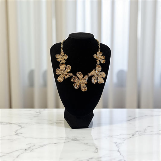 Flower love necklace