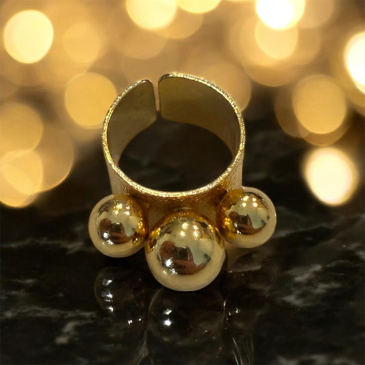 Triple dots ring