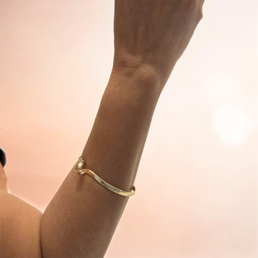 Golden knot bracelet