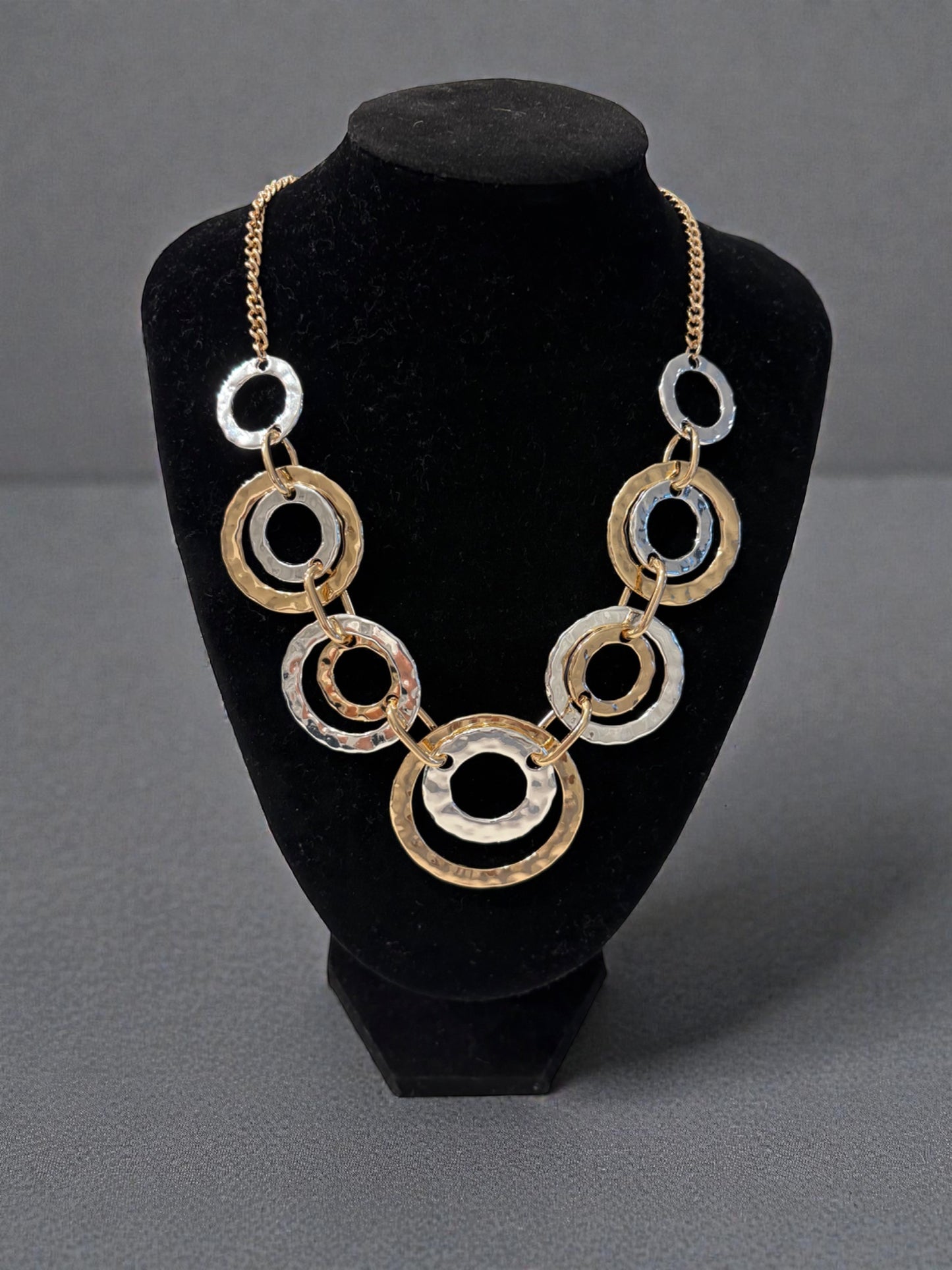 Trinity circle necklace