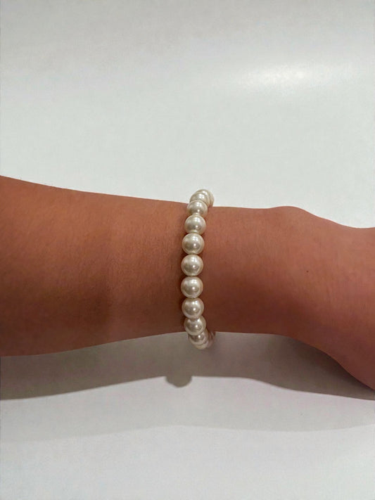 White pearl delight bracelet