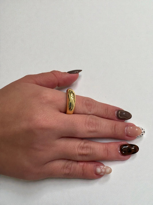 Golden elegance ring