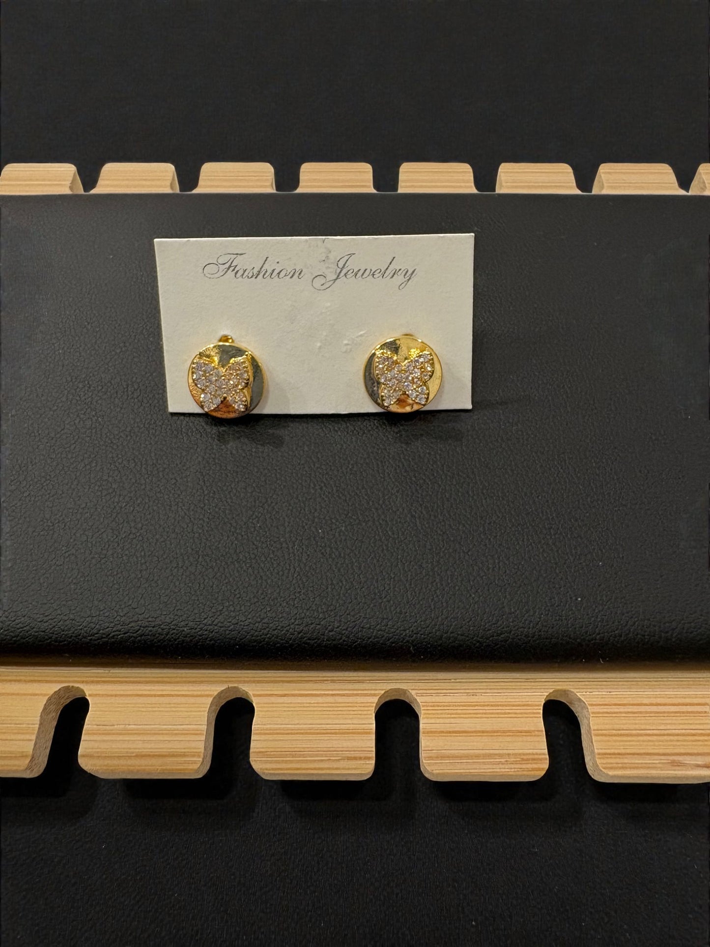 Sparkling heart stud earrings