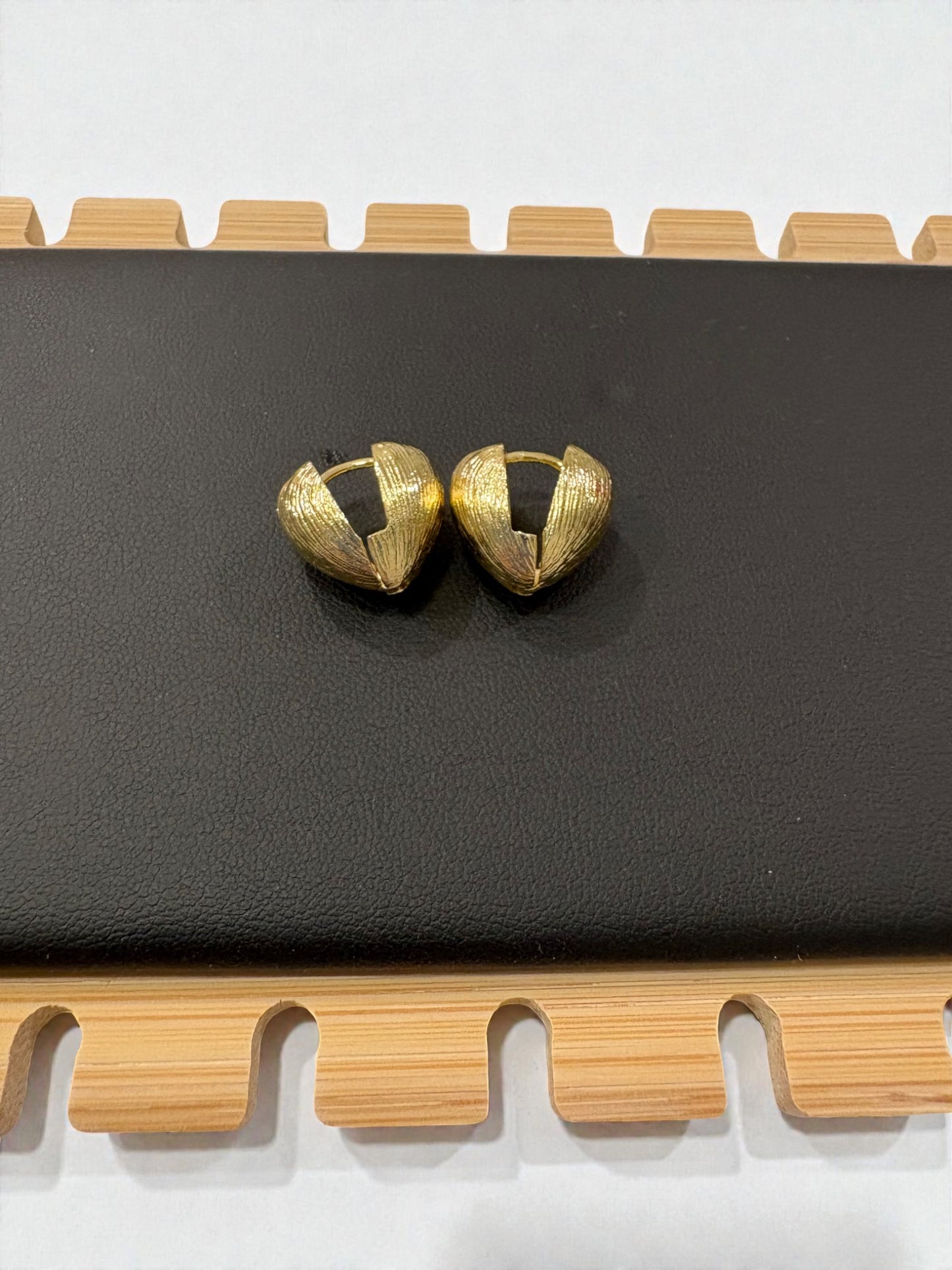 Natural charm earrings