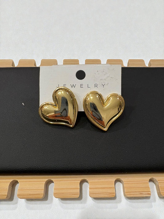 Delicate heart studs
